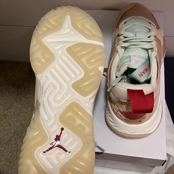 Womens Jordan Delta. BRAND NEW never worn. - Picture 5 of 5